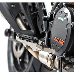 Footpegs Moto Guzzi V 100 Mandello SW-Motech Ion rider kit